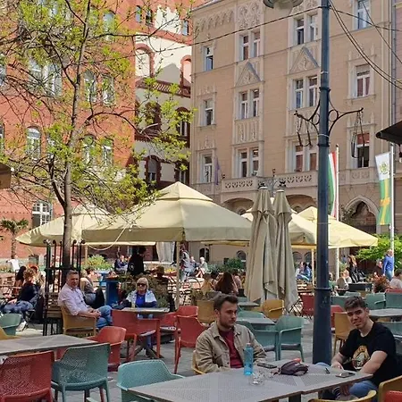Spacious With Shared Jacuzzi/private Terrace Budapest