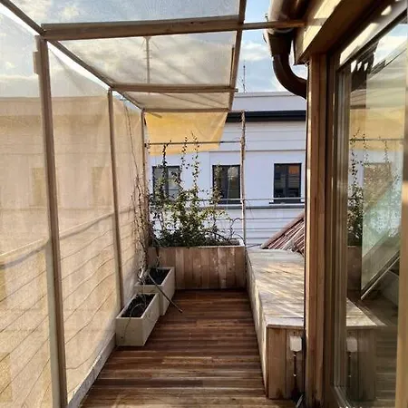 Spacious With Shared Jacuzzi/private Terrace Budapest
