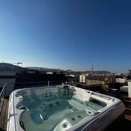 Spacious With Shared Jacuzzi/private Terrace *