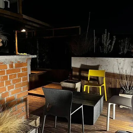 Spacious With Shared Jacuzzi/private Terrace Apartment